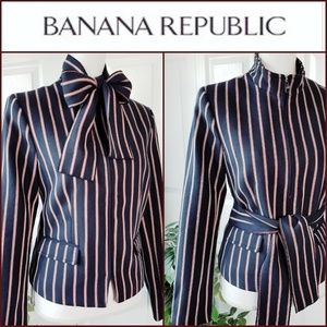 NWT. BANANA REPUBLIC Striped Blazer/ Removable Tie